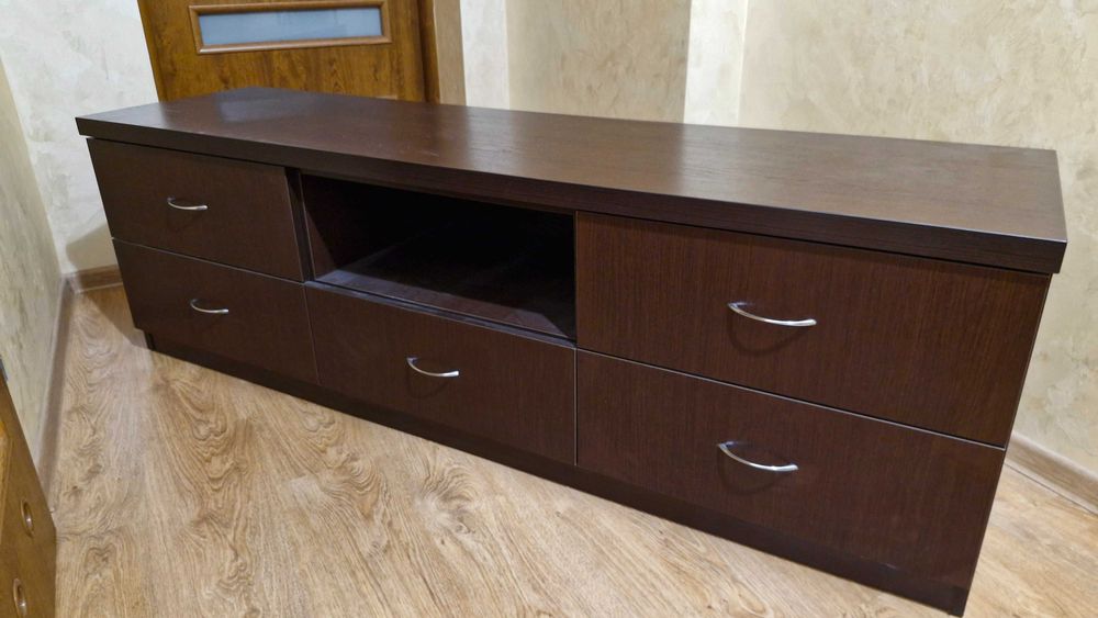 Szafka RTV mało używana czarna venga