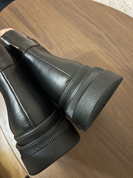 Черевики жіночі осінні шкіряні нові (38р; 24,5см)