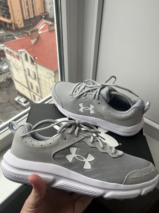 Оригінальні чоловічі кросівки Under Armour Charged Assert 10