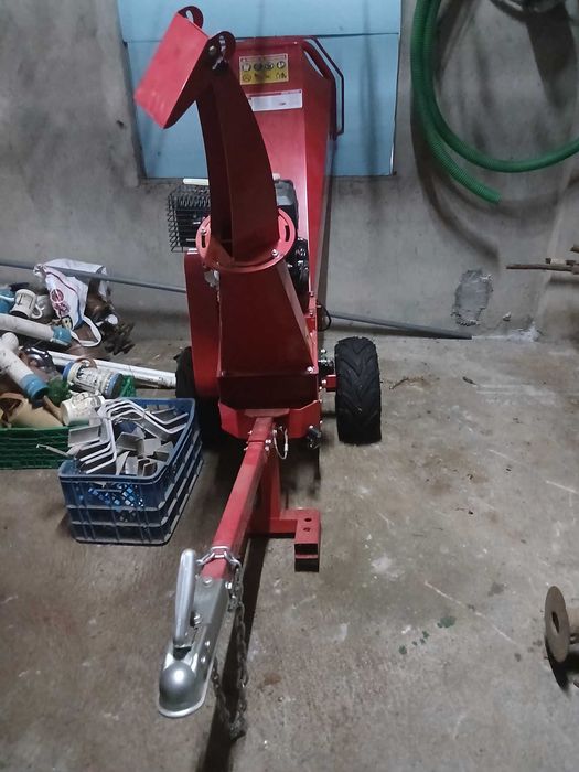 Triturador de lenha estado novo