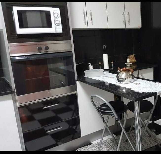 Quarto Casal  Cacem-  1/11/25  - 3 minutos da CP - Avenida bons amigos