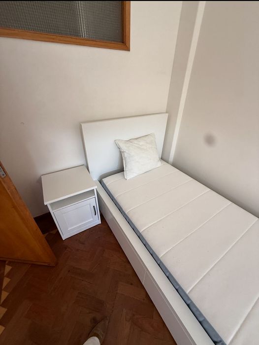 Cama MALM 90x200 como nova + colchão