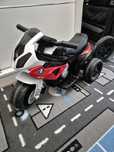Motor/jeździk na akumulator BMW.