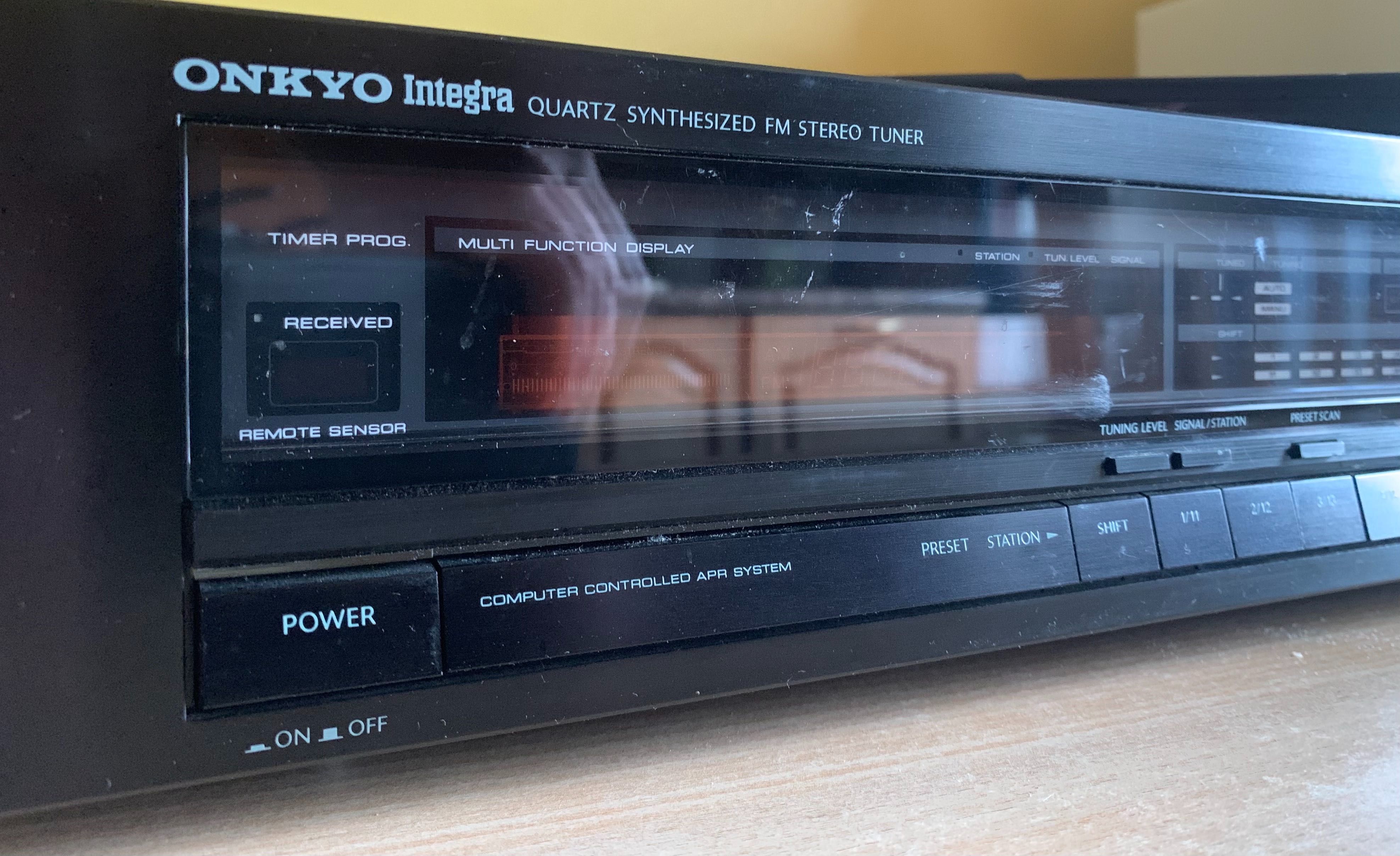 Tuner Onkyo integra T-9090ll