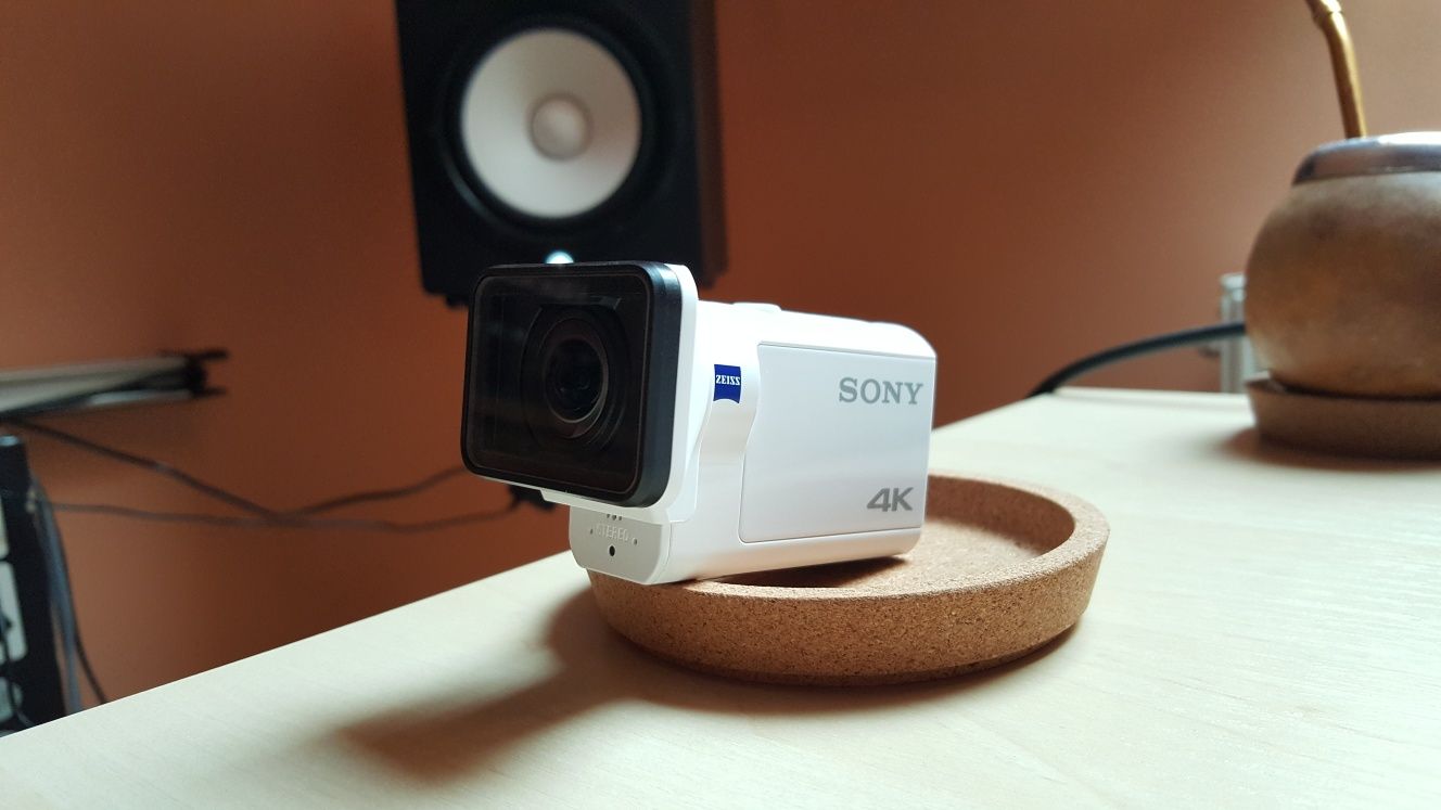 SONY FDR-X3000 Action Cam stan idealny + SONY AKA-MCP1 w zestawie