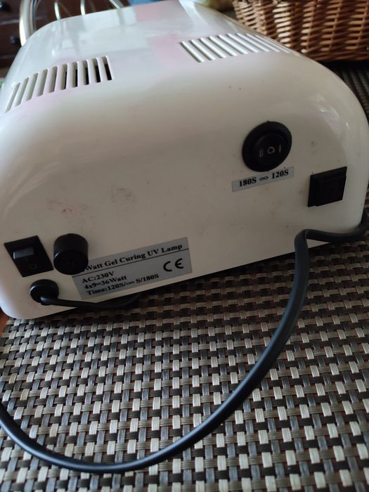 Profesjonalna lampa do paznokci