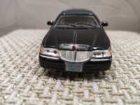 Lincoln Town car stratch limousine