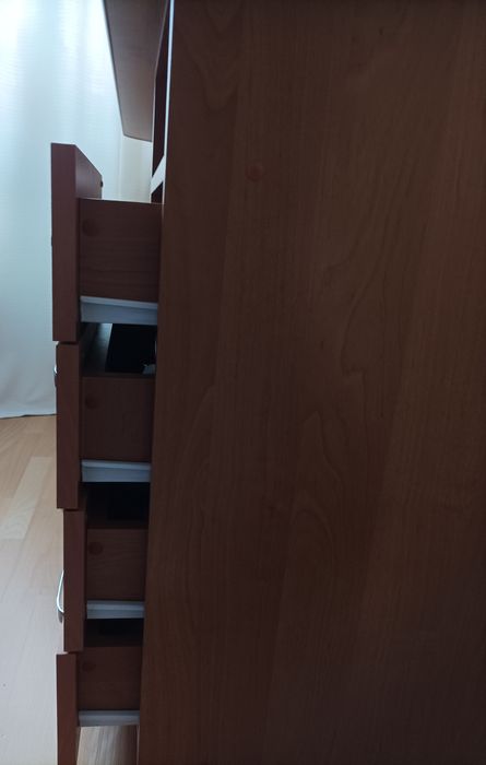 Стіл комп'ютерний