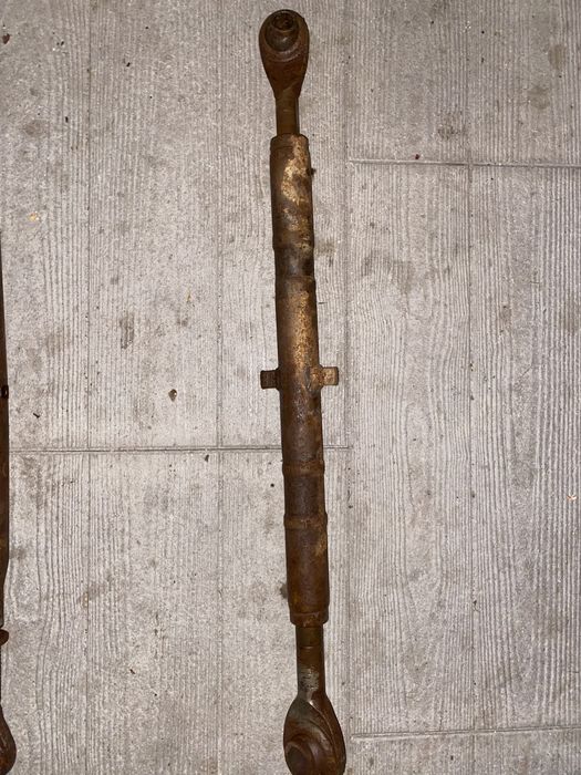 Vendo 2 teceiros braços para trator