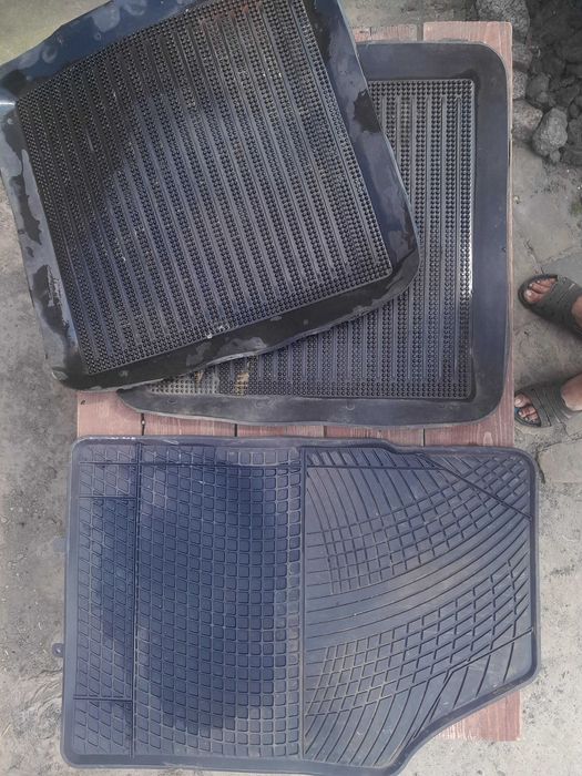 Продам коврики для авто.