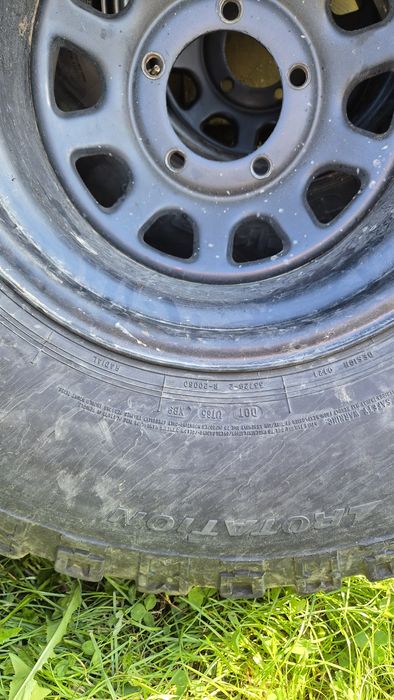 Резина уаз 5 колес р15. 35 з дисками -40
