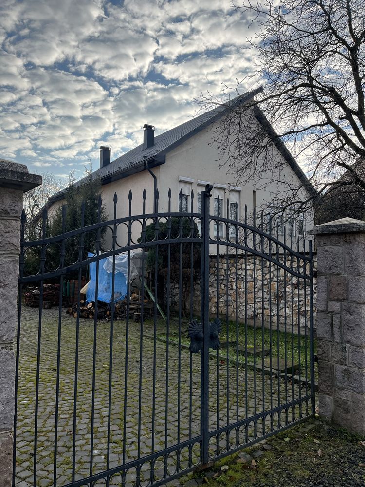 Дім 262 м2 ділянка 10 сот Берегово Січова 14