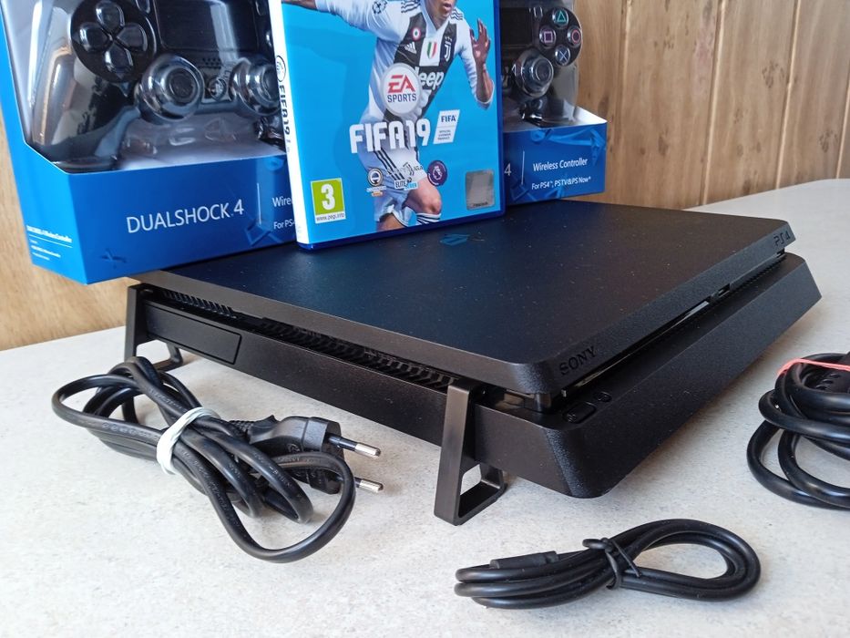 Konsola Sony PlayStation 4  slim 500 GB Nowe pady