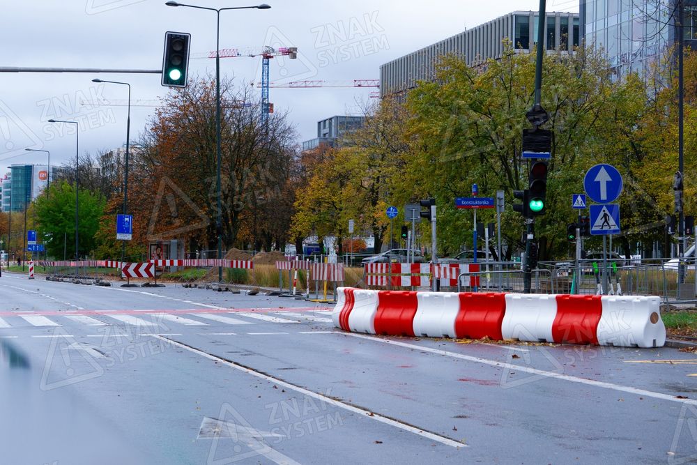 Znaki drogowe bariery zapory przyczepa WYNAJEM znaków przyczepy U26