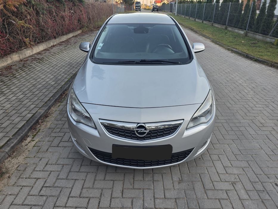 Opel Astra J Hatchback Nawigacja Półskórzane Fotele