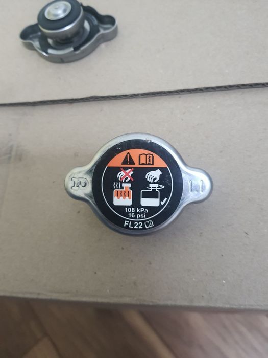 Кришка радіатора PE00­11­5205 Mazda СХ-5
