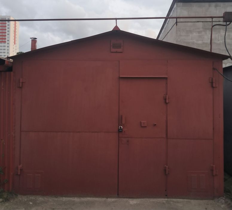 Продам гараж в гаражному кооперативі з погребом і  оглядоою ямою .