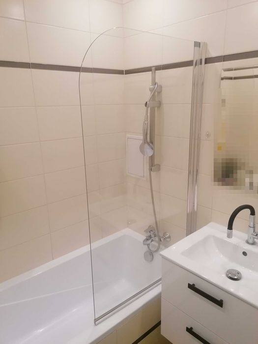 Szyba prysznicowa parawan prysznicowy nawannowy ruchomy