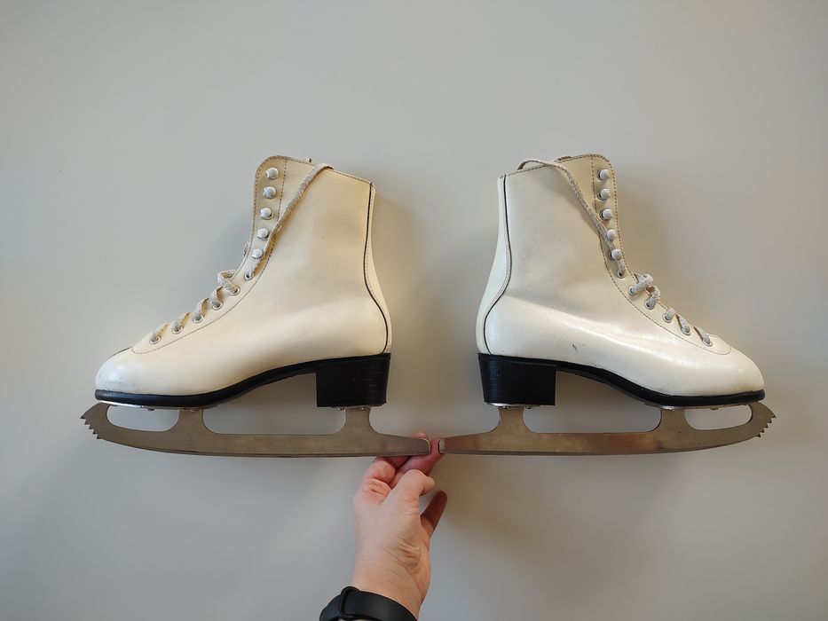 Łyżwy figurowe 32 białe skórzane dziecięce