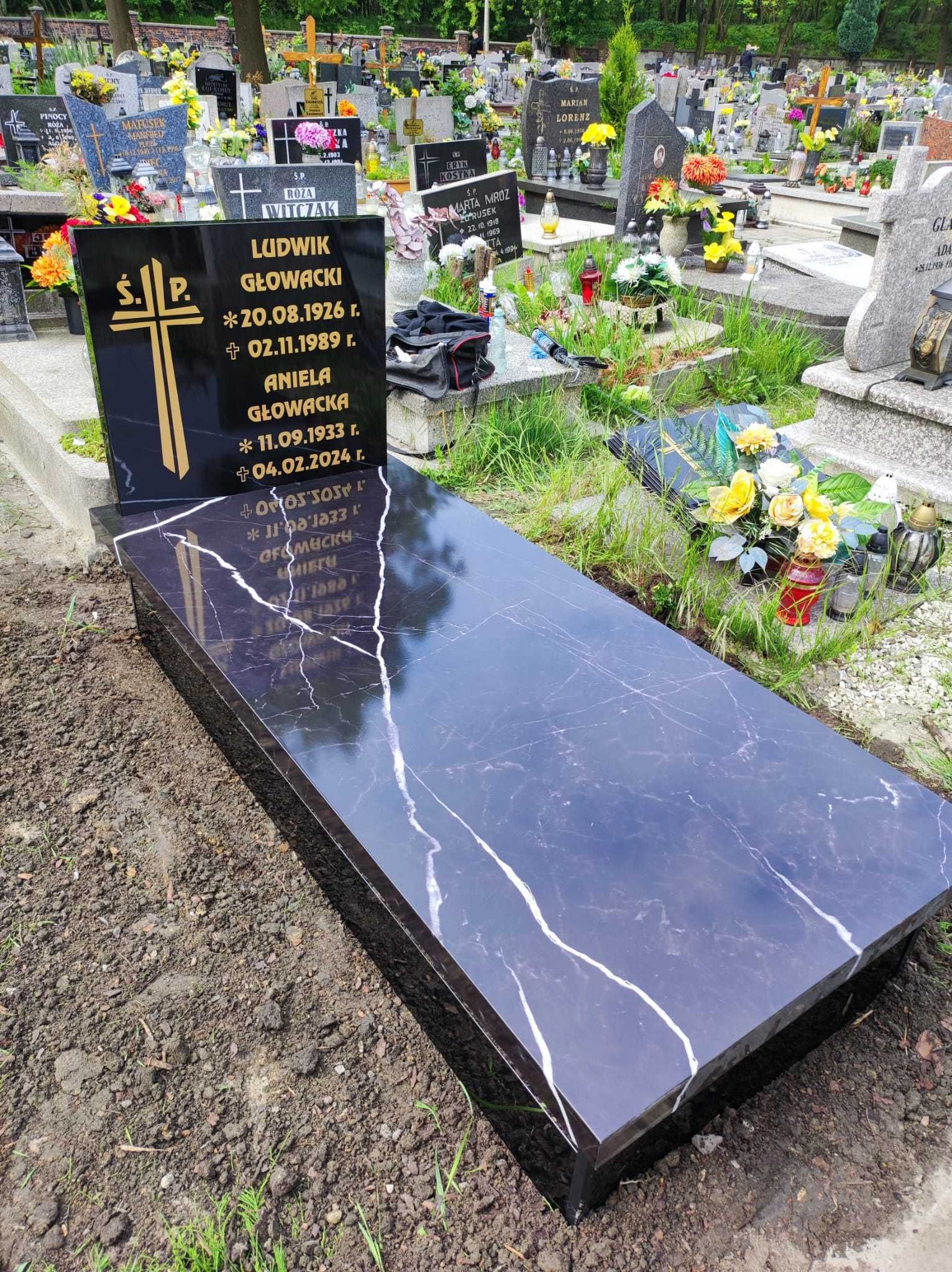 Nowa jakość i niska cena - Pomniki kompozytowe.