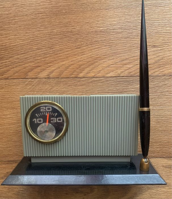 Письмовий прилад із минулого для нотаток.