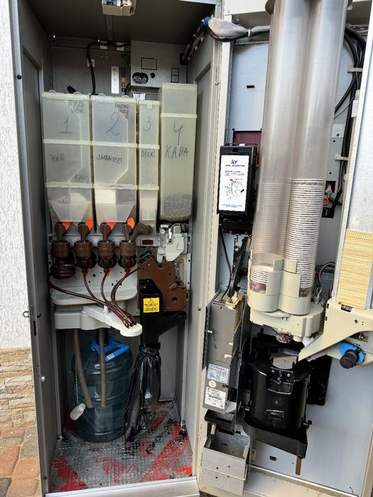 Вендінговий кавовий апарат saeco