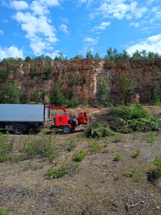 Usługi rębakiem mielenie gałęzi wycinka drzew