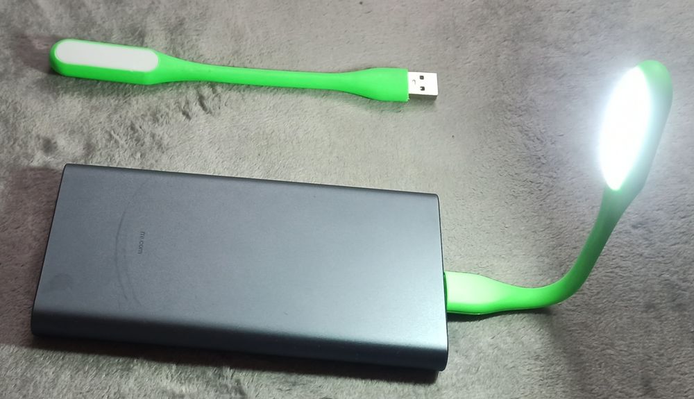 Lampka led usb, komputer.