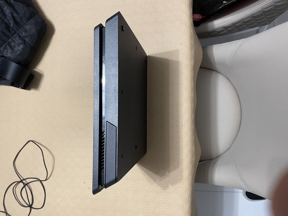 Vendo PS4 Slim, a funcionar perfeitamente.