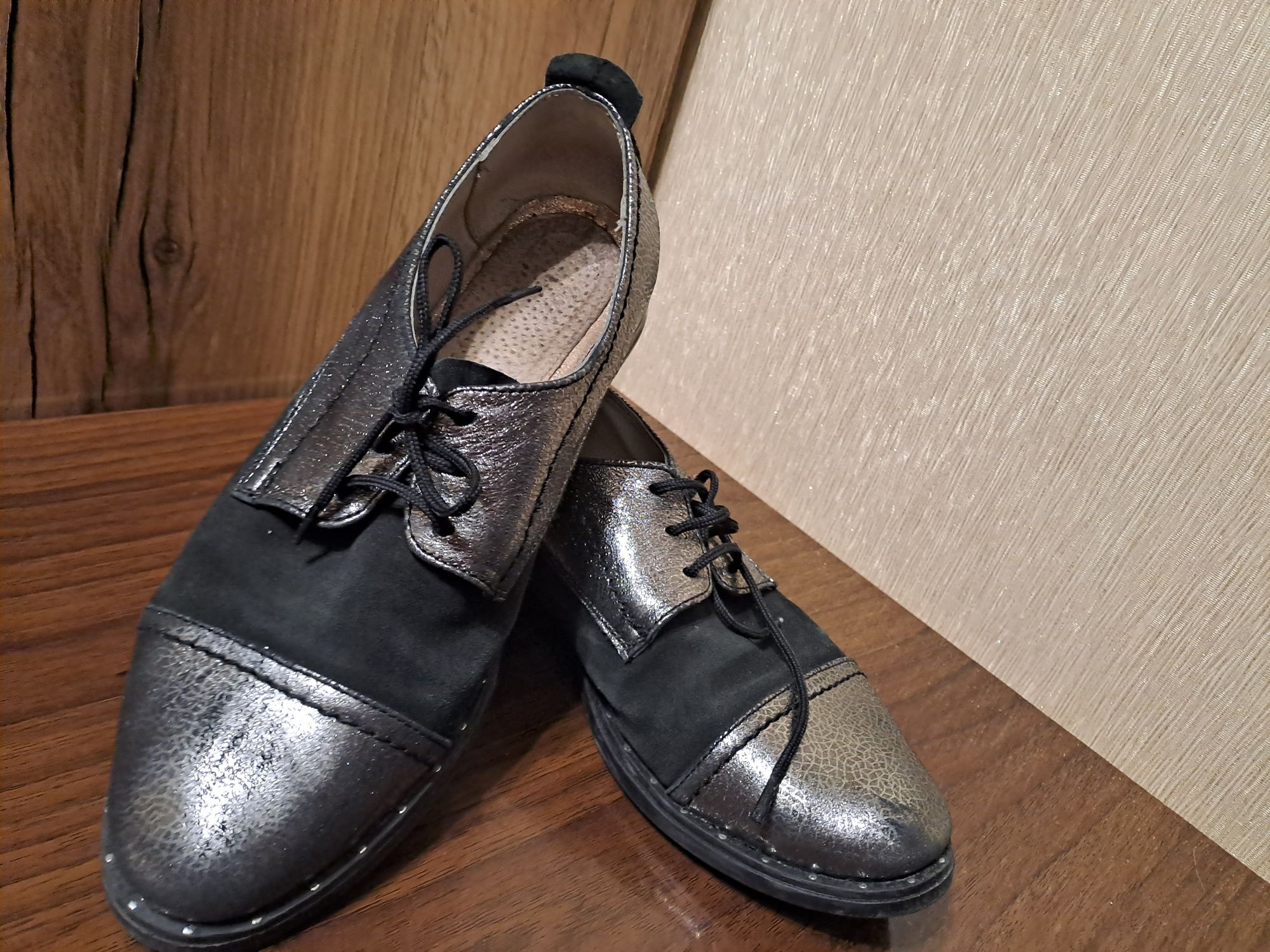 Шкіряні жіночі туфлі 38 р. Стелька 24,5 см