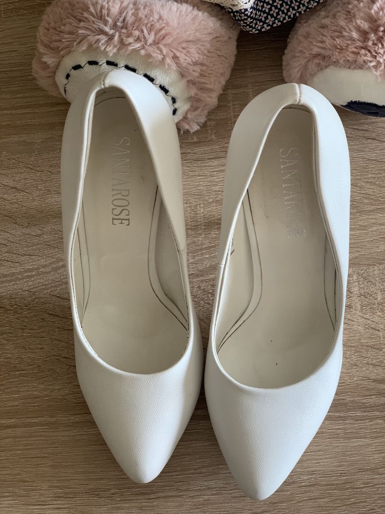 Белые свадебные туфли Santarose