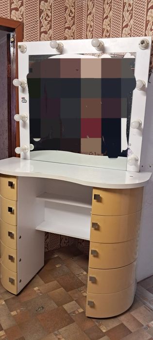 Зеркало для макияжа