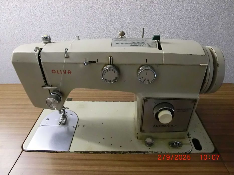 Máquina de Costura, OLIVA.