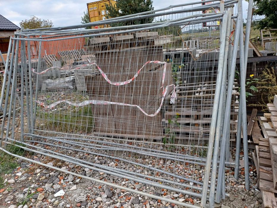 Ogrodzenie budowlane, przęsła