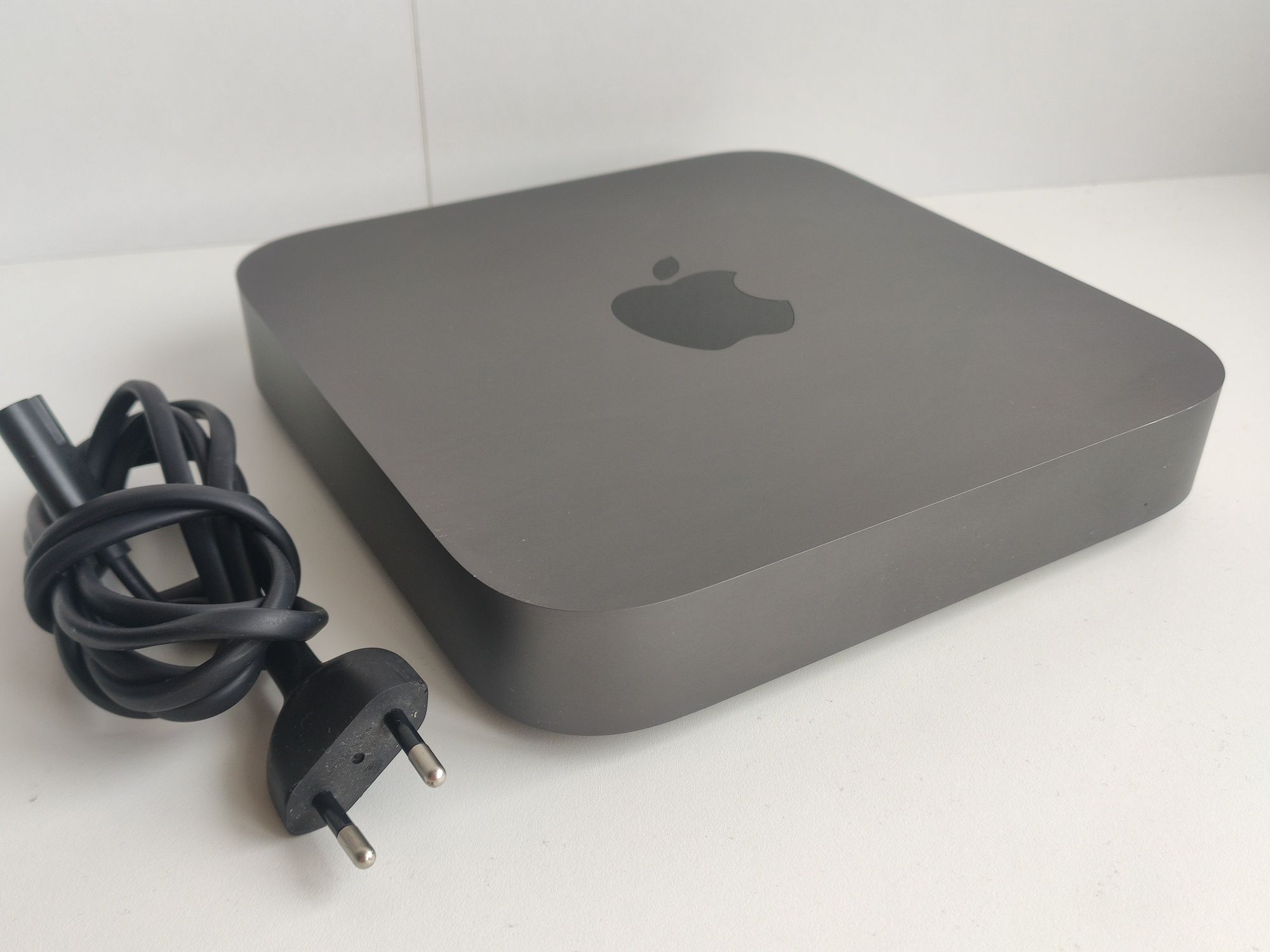 Mac mini 2018 (i5/64/256)