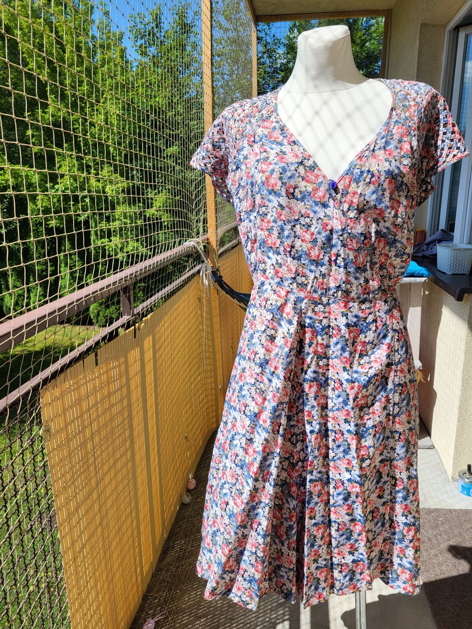 Sukienka wiązana w kwiaty Vintage Francja rozm 40/42/44