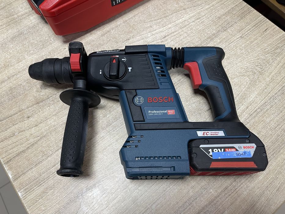 Bosch GBH 18V-26 F / безщітковий перфоратор Бош