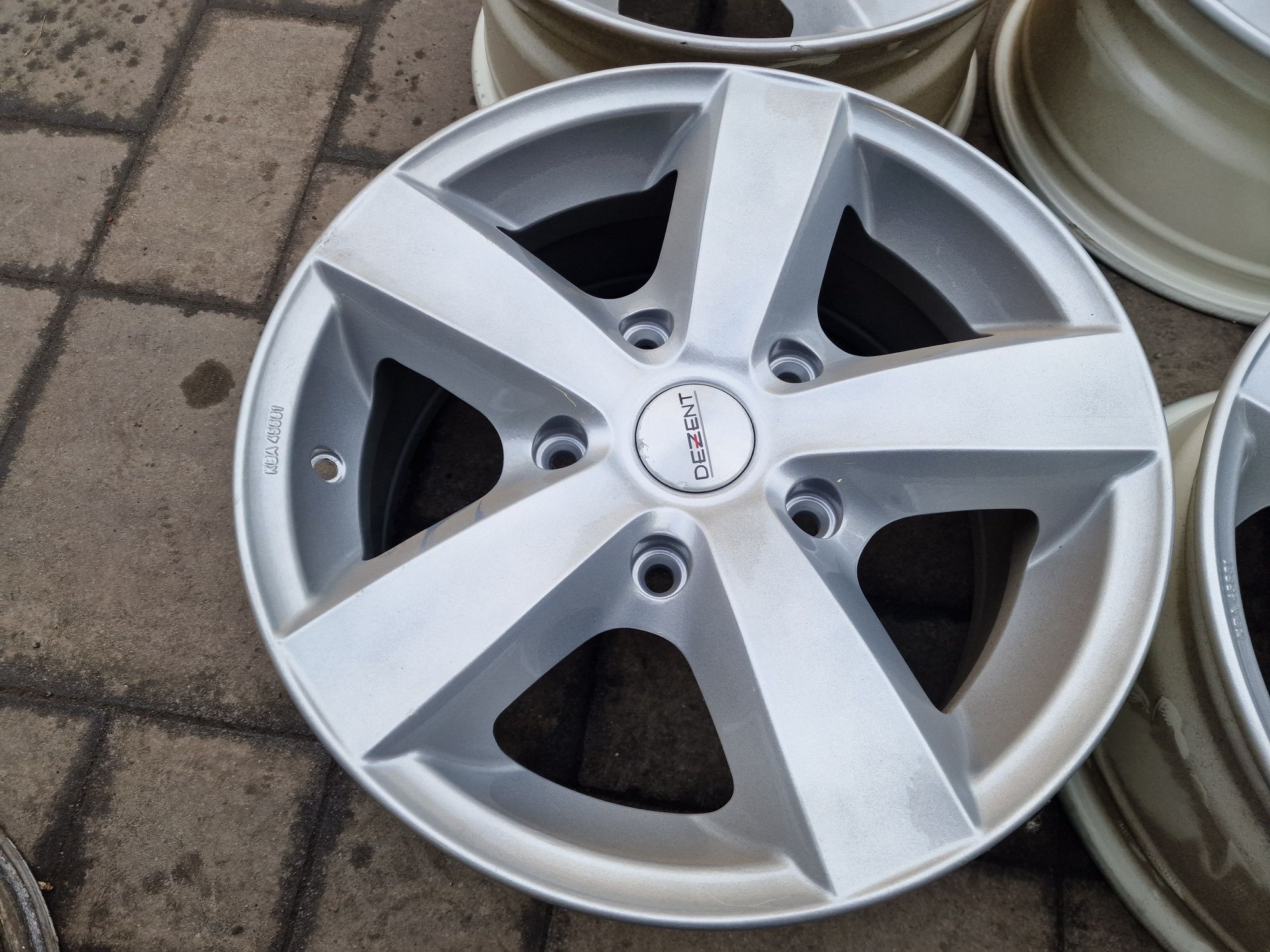 Диски Dezent 5*139,7 R16 Kia