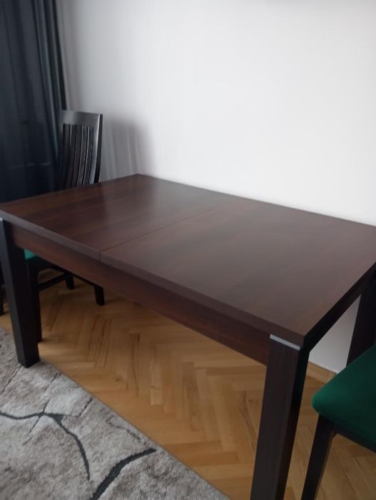 Stół rozkładany i 4 krzesła