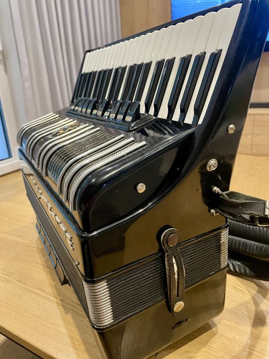 Akordeon kanałowy Weltmeister s4