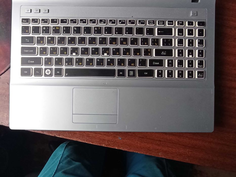 Ноутбук  CLEVO W76S