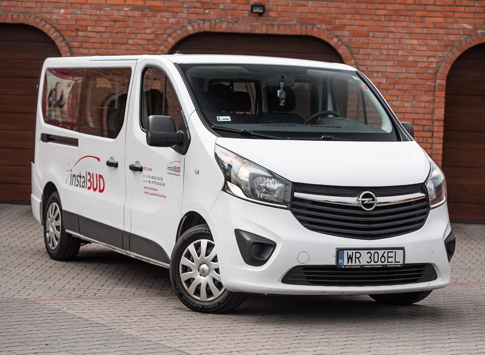 Opel Vivaro 1.6CDTI 125KM Klima Tempomat Parktronic 9 OSOBOWY