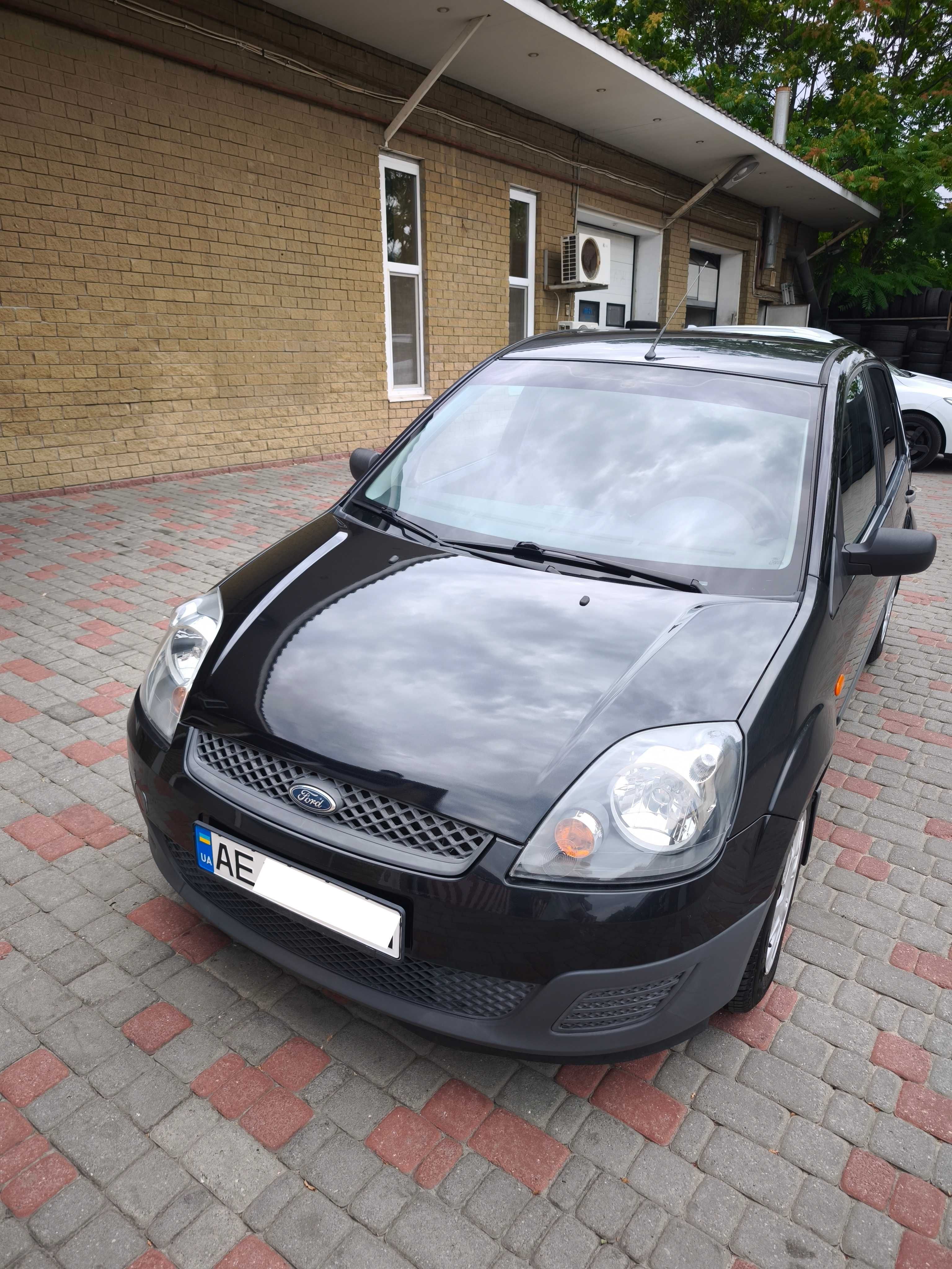 Продаю своє авто Ford fiesta 2006