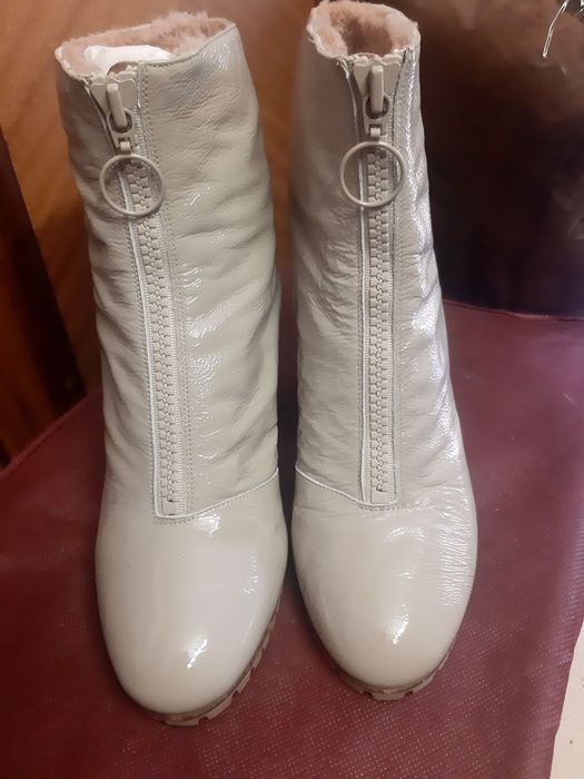 Черевики молочного кольору зимові шкіряні