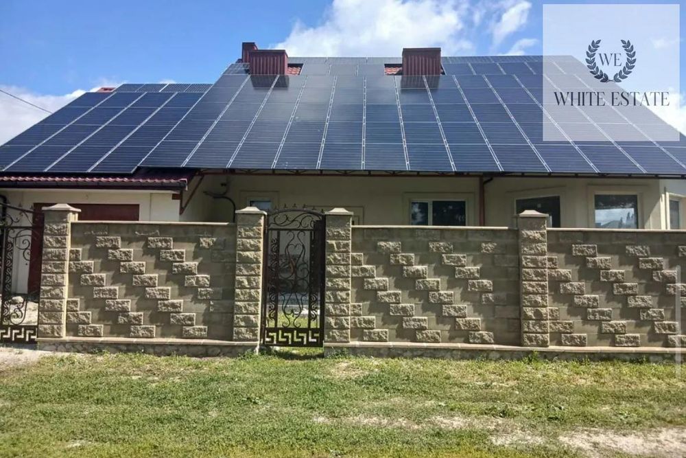 Продаж 2 поверхового будинку і ділянкою на 10 соток, в Смиківцях