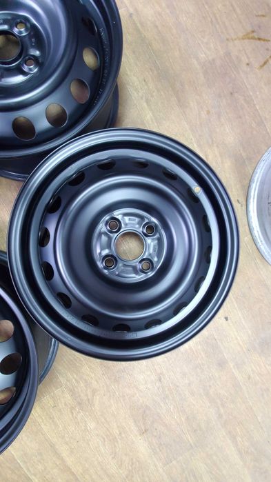 Диски 4 100 R15 Toyota Yaris, Corolla, Spade 5J, ET 39, ЦО 54,1