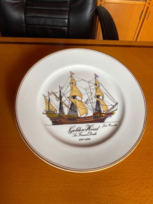 Vista Alegre, 12 Pratos Navios dos Descobrimentos. Colecção completa.