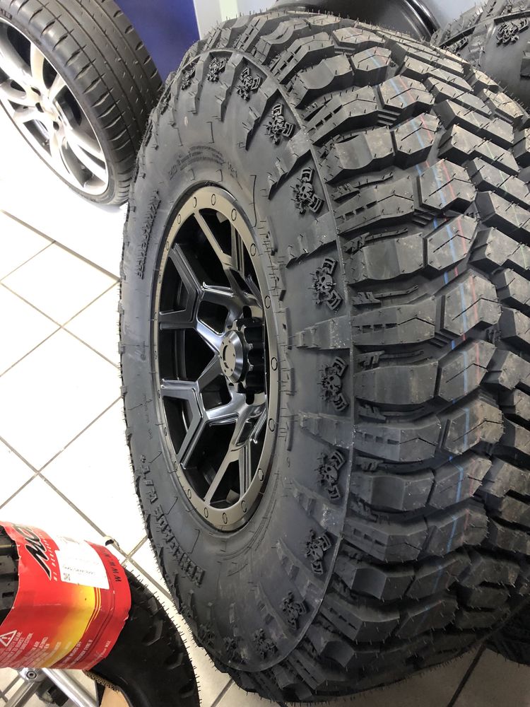 Koła Jeep Wrangler 5x127 9x17 ; opony 35x12,50R17