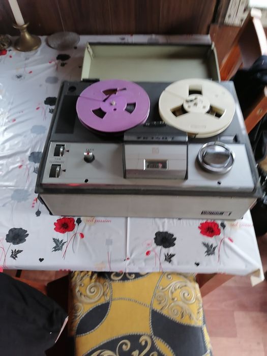 Sprzedam magnetofon szpulowy unitra ZRk  zk140T