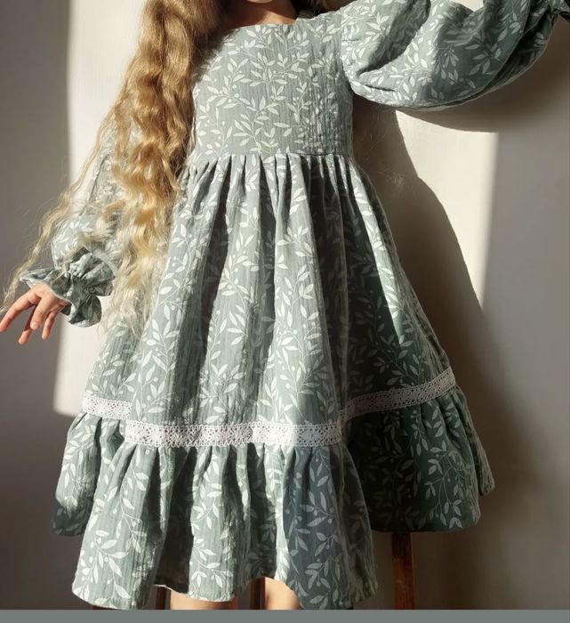 Сукня для дівчинки.